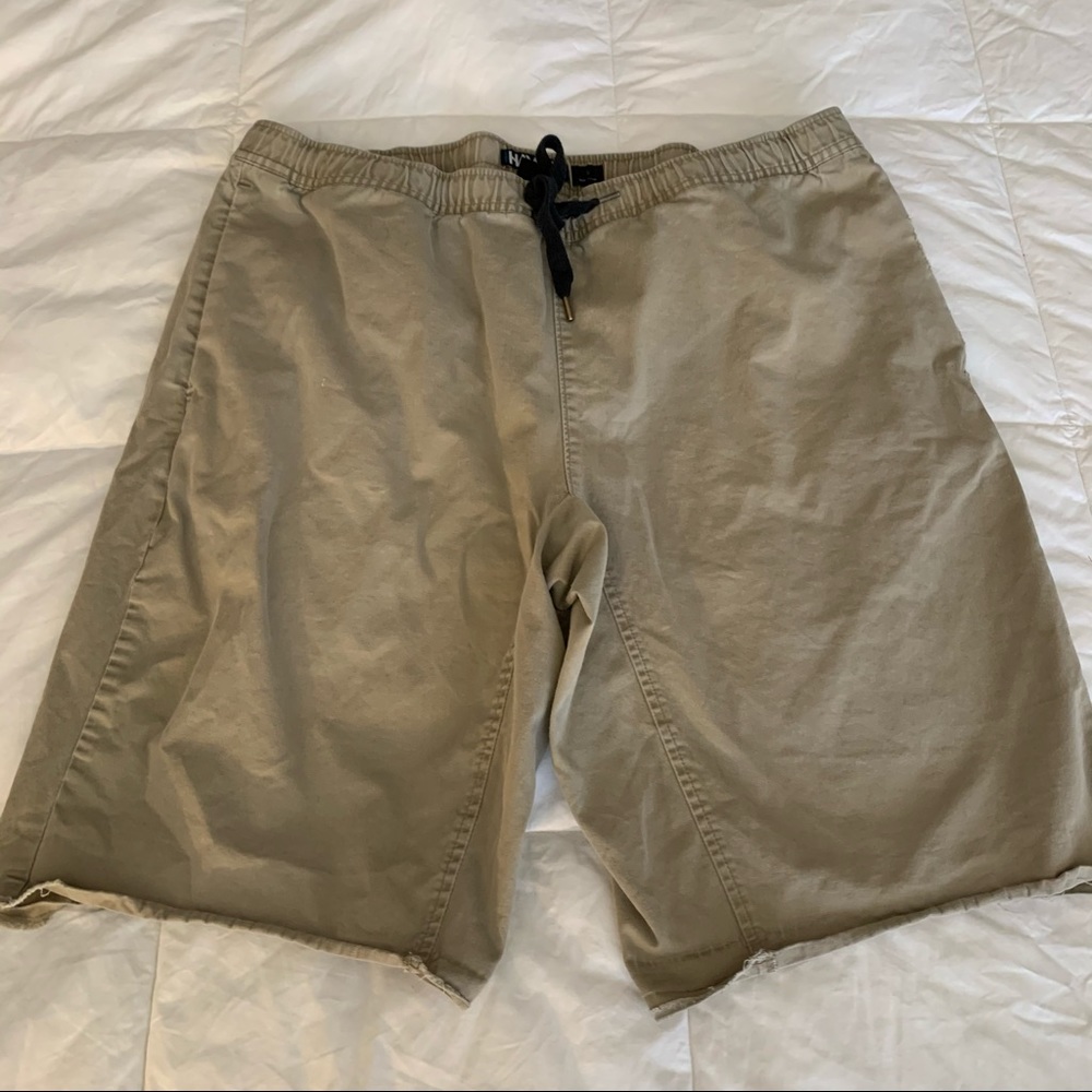 Hawk Men’s Khaki Shorts L
